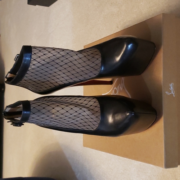 Christian Louboutin Shoes - Christian Louboutin size 40 color Black leather 100% Authentic